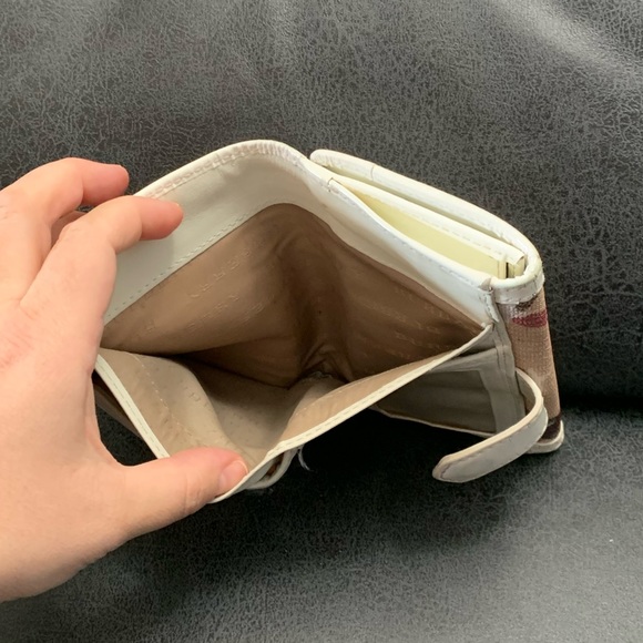 BURBERRY Nova Printed Stars Wallet with ID Window - Picture 3 of 17